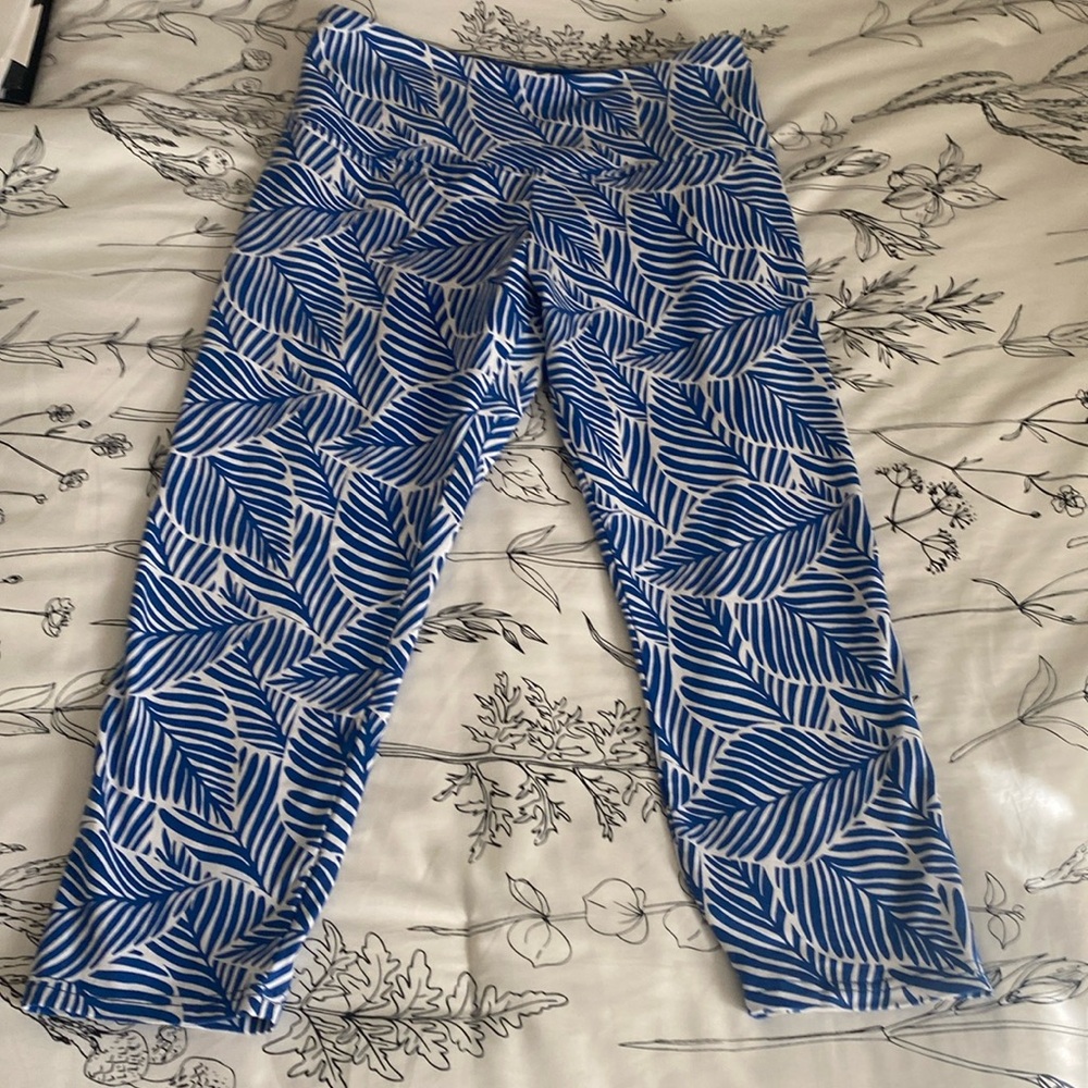 blue patterned capri leggings